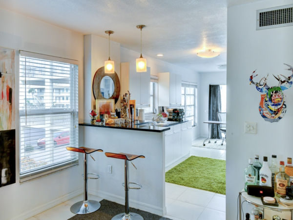 Longboat Key Walk to Beach Two Bedroom Vacation Condo